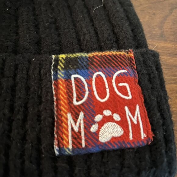 NWT David & Young 'Dog Mom' Vegan Black Rib Knit Winter Hat w/ Faux Fur Pom Pom - Picture 2 of 5
